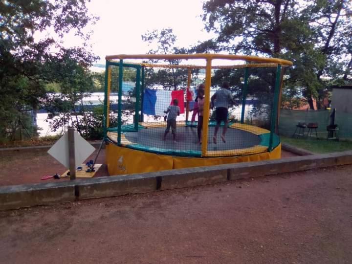 Camping Hurongues Pomeys Esterno foto