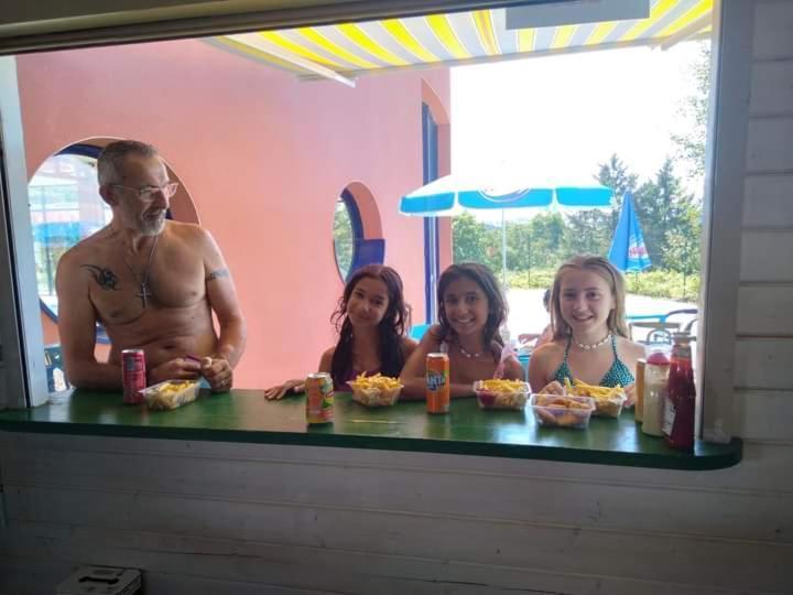 Camping Hurongues Pomeys Esterno foto