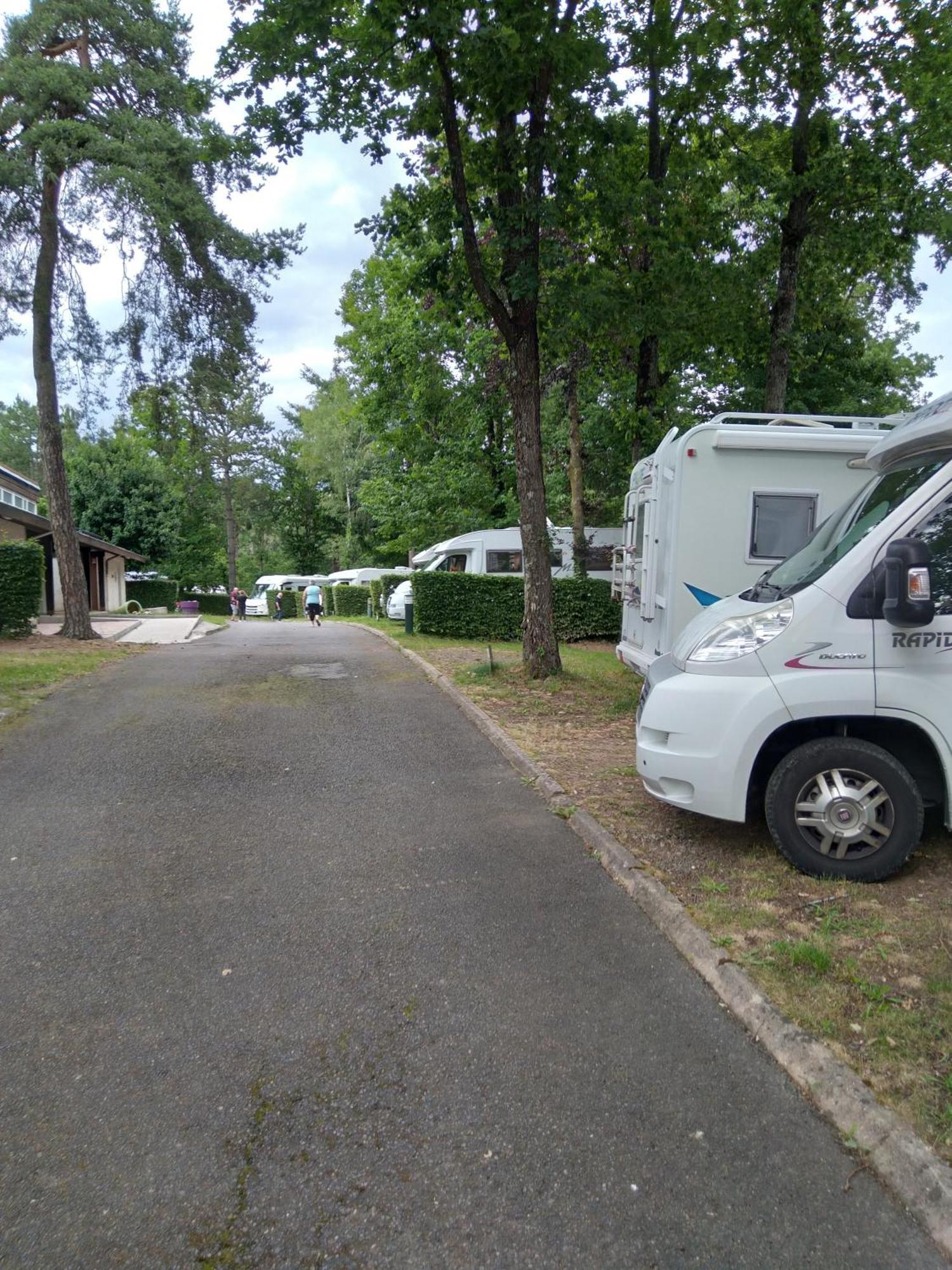 Camping Hurongues Pomeys Esterno foto