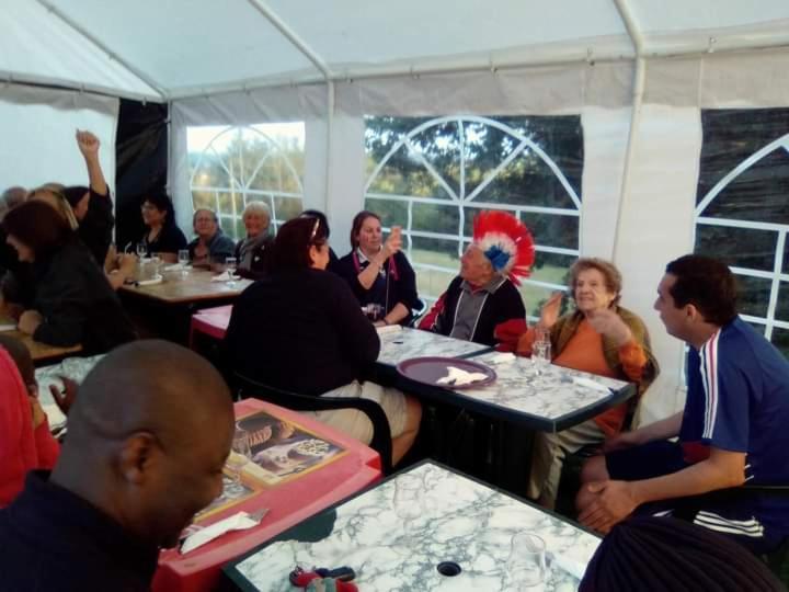 Camping Hurongues Pomeys Esterno foto